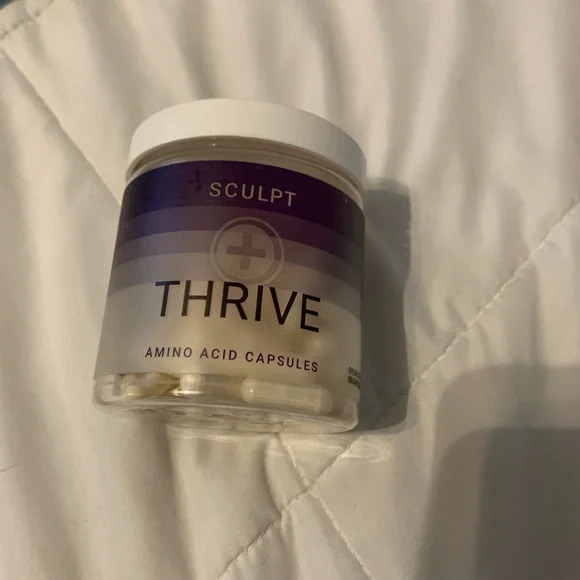 Thrive Sculpt & Biotic Capsules - Picture 1 of 6
